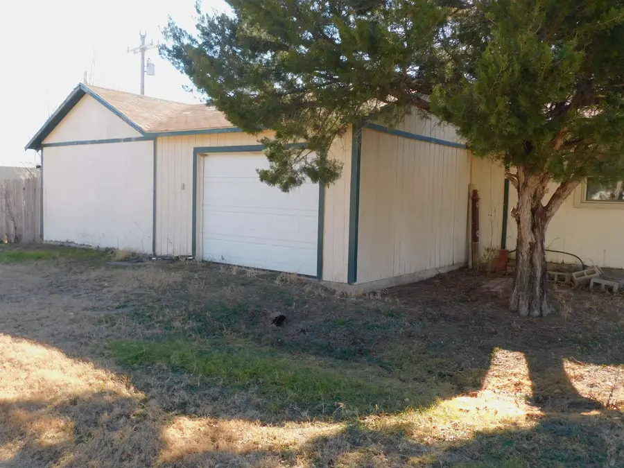 112 N 1st, Texhoma, OK 73949 - #3