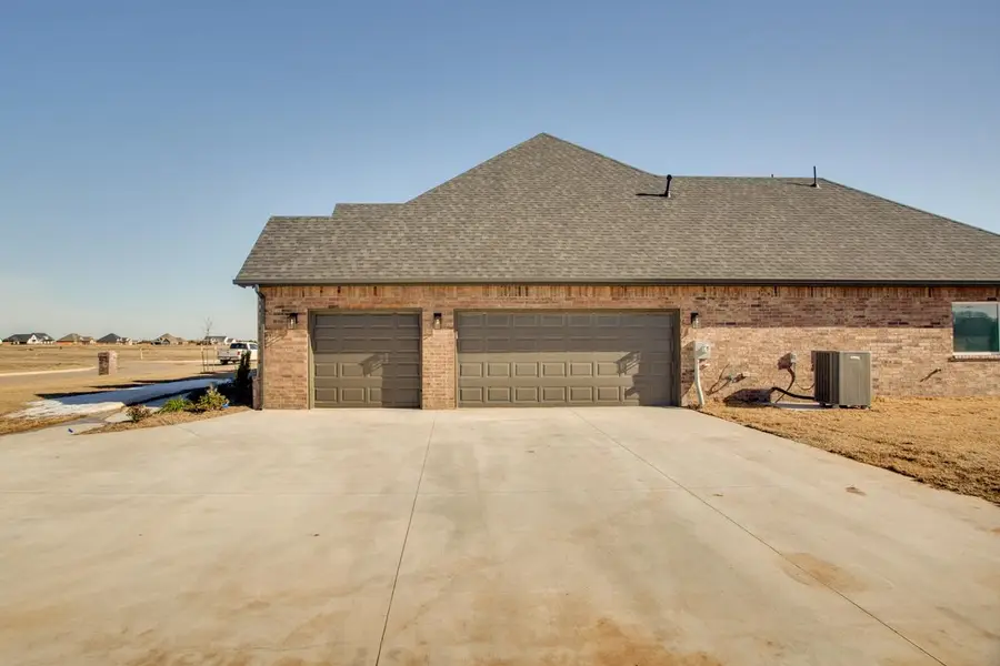 3535 Meadow Dr, Enid, OK 73703-0000 - #3