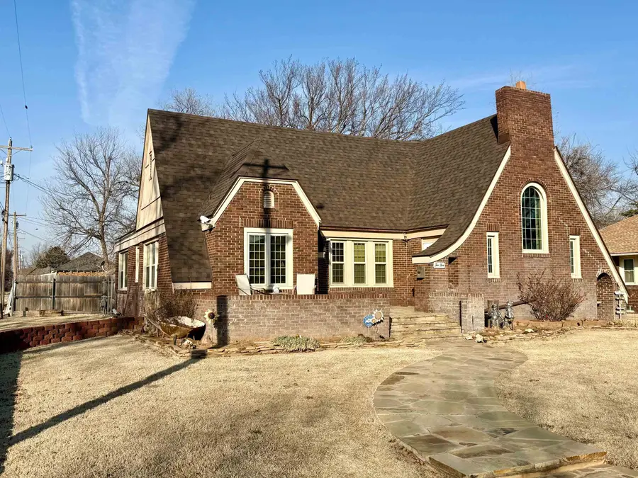 210 S Johnson St, Enid, OK 73703 - #2