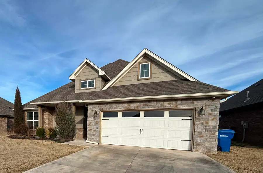 1013 Stonebridge Village Dr, Enid, OK 73703 - #2