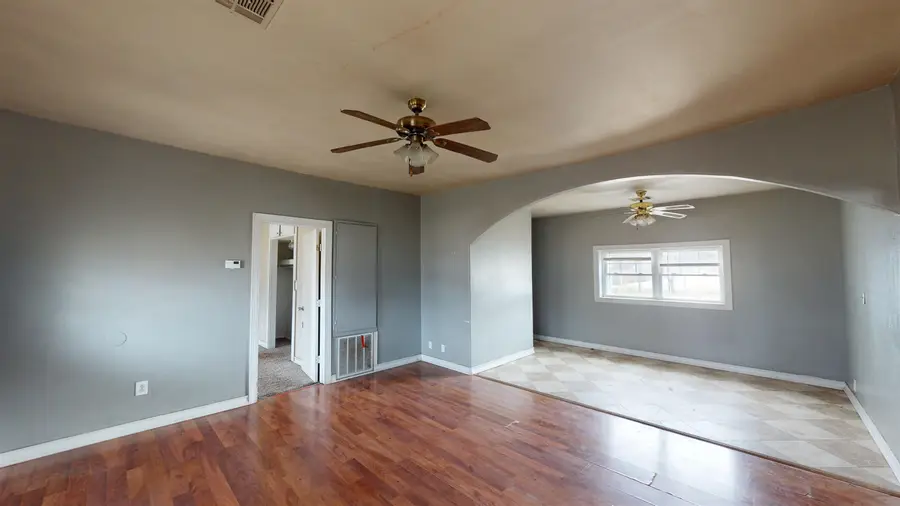 917 Madison Ave, Woodward, OK 73801 - #3