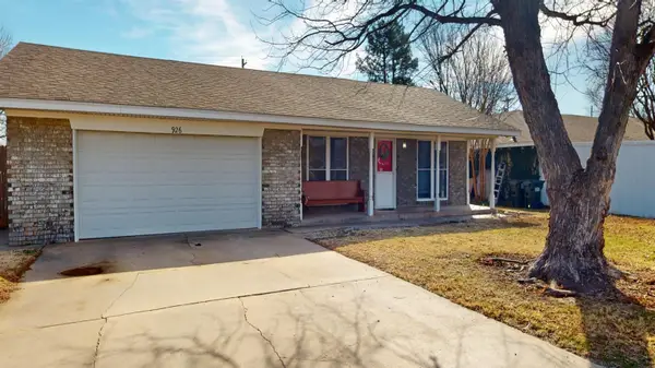 926 S Santa Fe, Mooreland, OK 73852