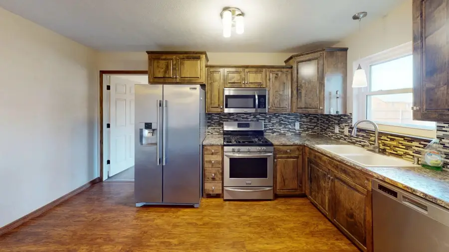 227 W Broad St, Buffalo, OK 73834 - #2