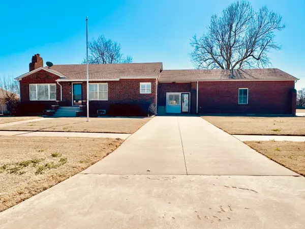 511 E Broadway Ave, Pond Creek, OK 73766