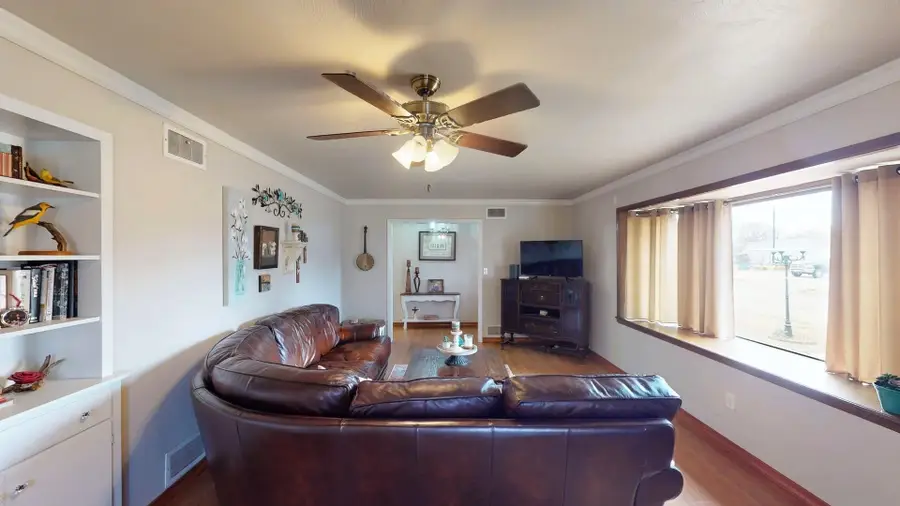 505 NW 1st St, Buffalo, OK 73834 - #3