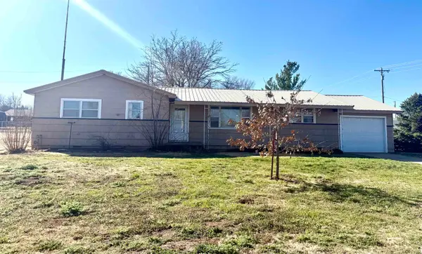 611 4th Street, Fort Supply, OK 73841