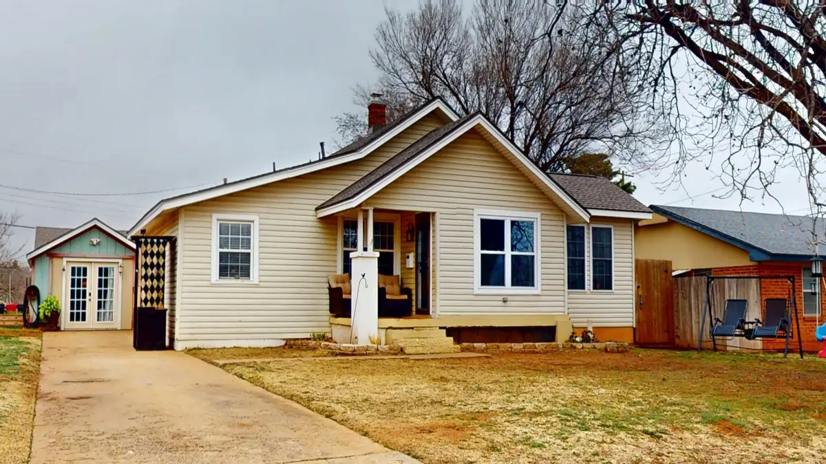 1809 11th St, Woodward, OK 73801 - #1