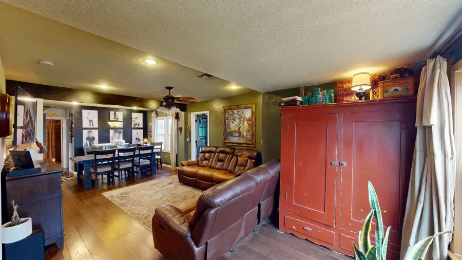 1809 11th St, Woodward, OK 73801 - #2