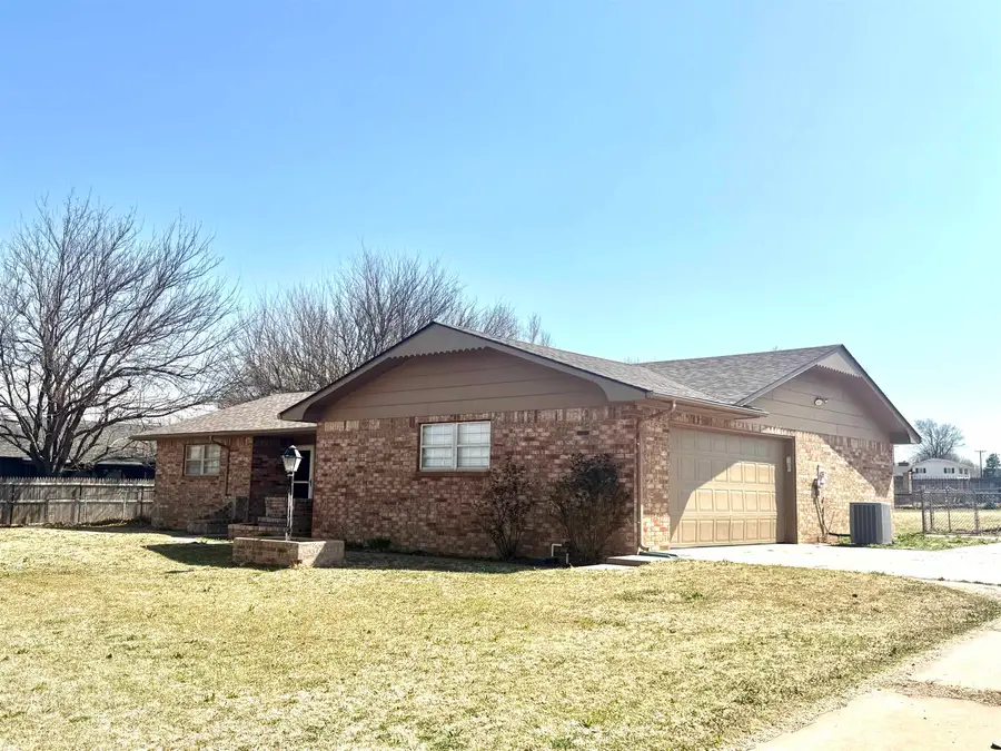 4815 Cedardale Rd, Woodward, OK 73801 - #2