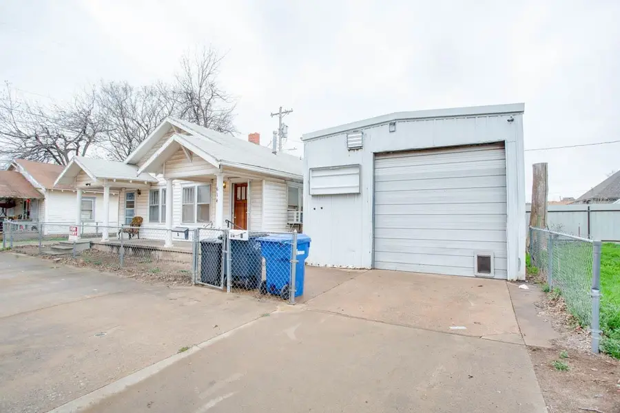 614 N Madison, Enid, OK 73701 - #3