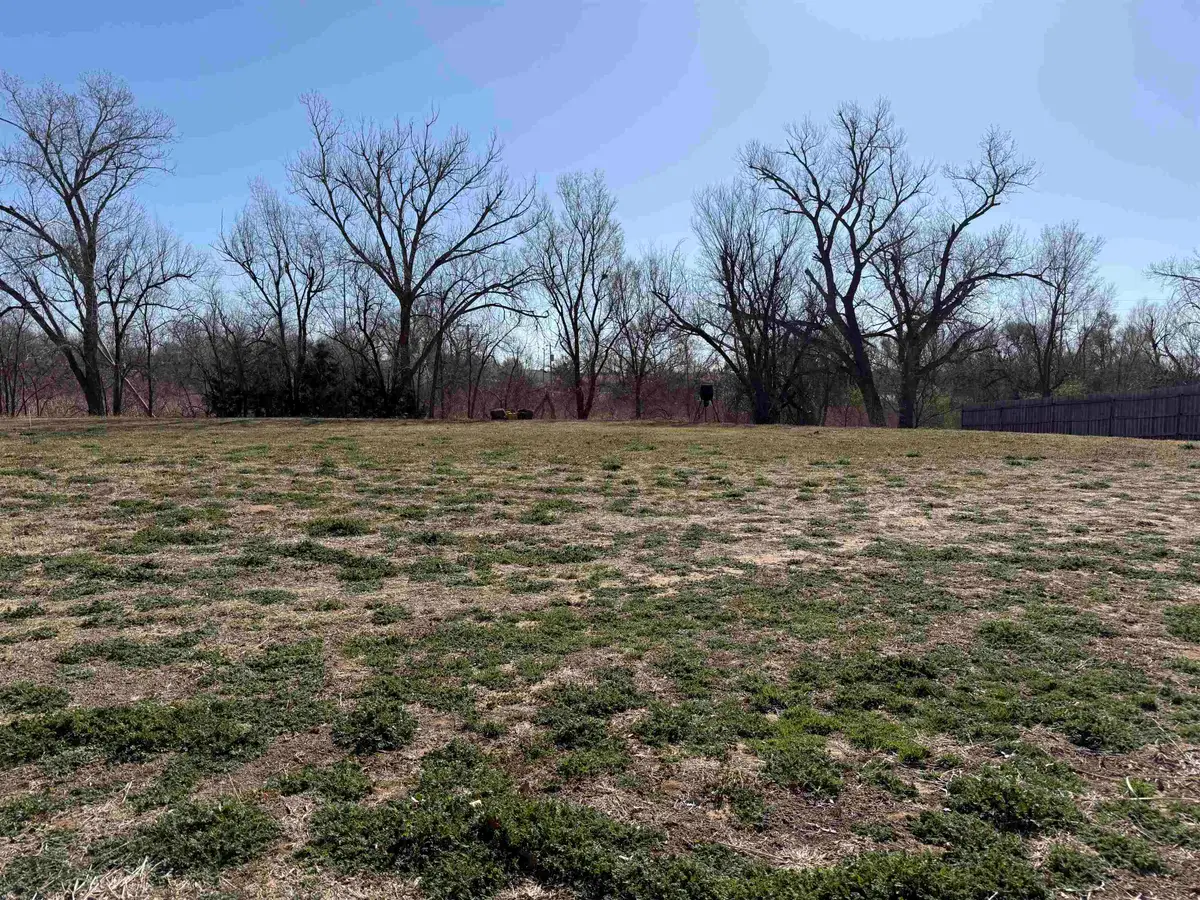 6131 Edgewater Dr, Woodward, OK 73801 - #1