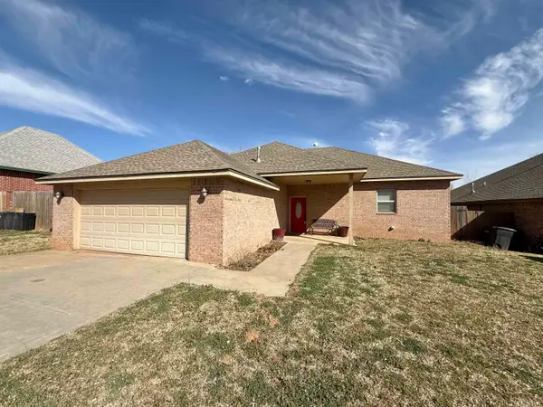 4720 Cottonwood Dr, Woodward, OK 73801-3852