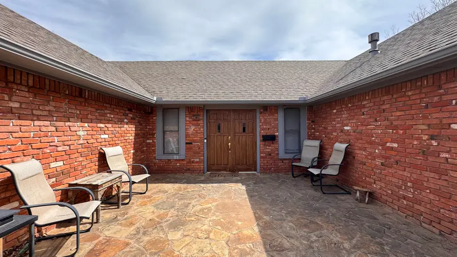 2801 Sunnybrook Ln, Enid, OK 73703 - #3