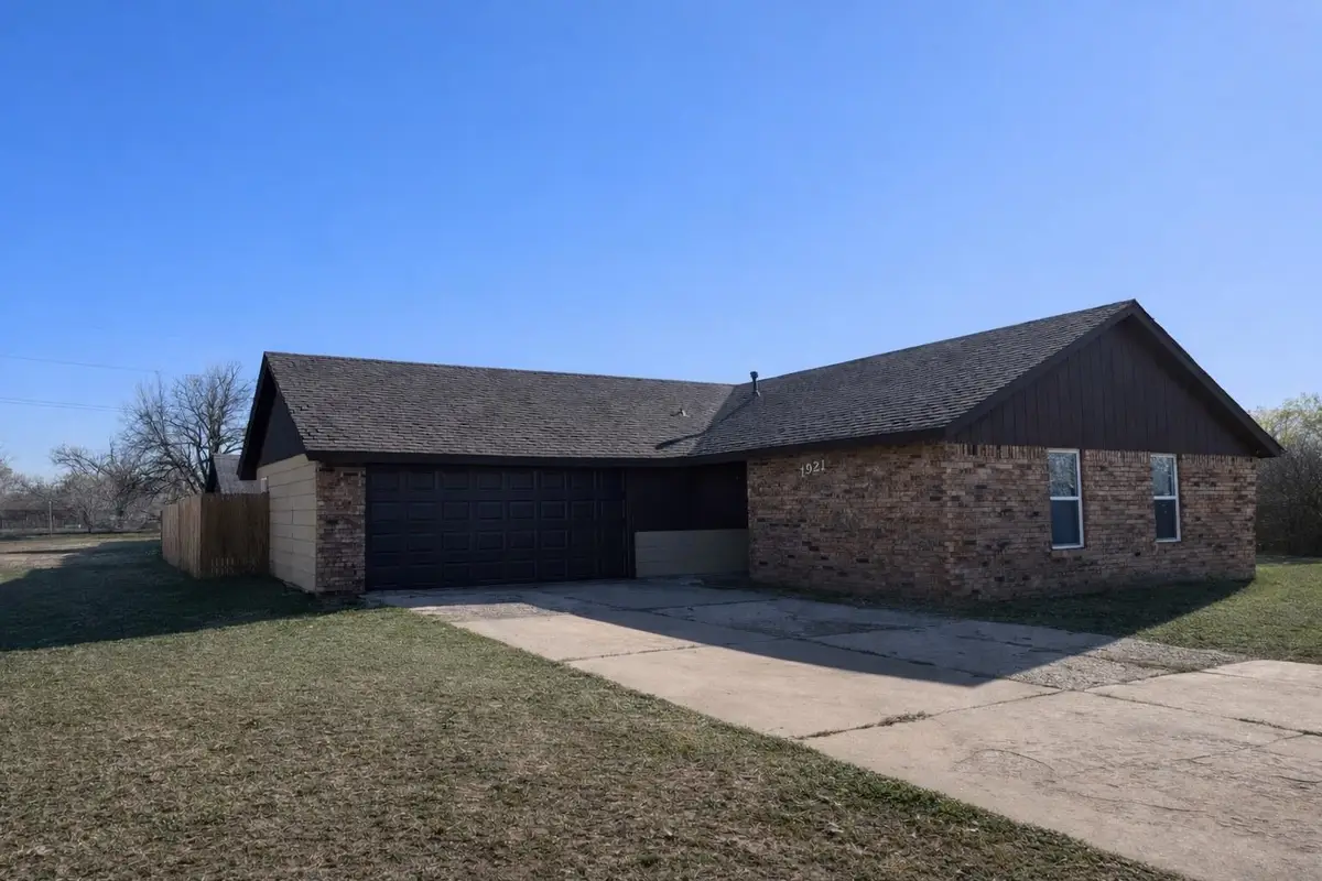 1921 N 20th St Pl, Enid, OK 73701 - #1