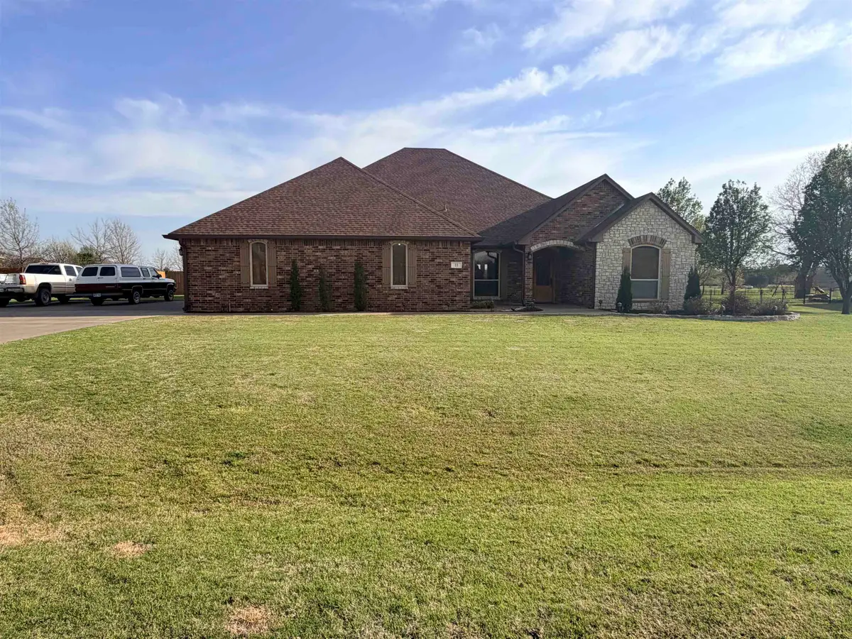 33 Old Post Ln, Enid, OK 73703 - #1