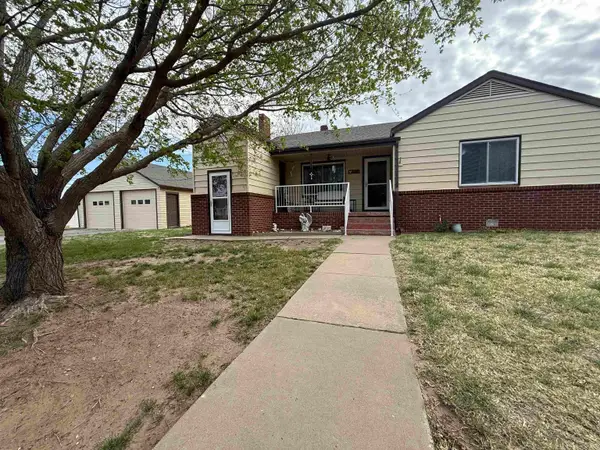 1124 15th St, Woodward, OK 73801-3024