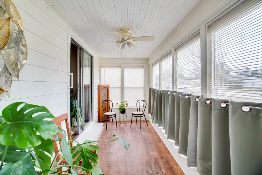 1806 E Oklahoma Ave, Enid, OK 73701 - #3