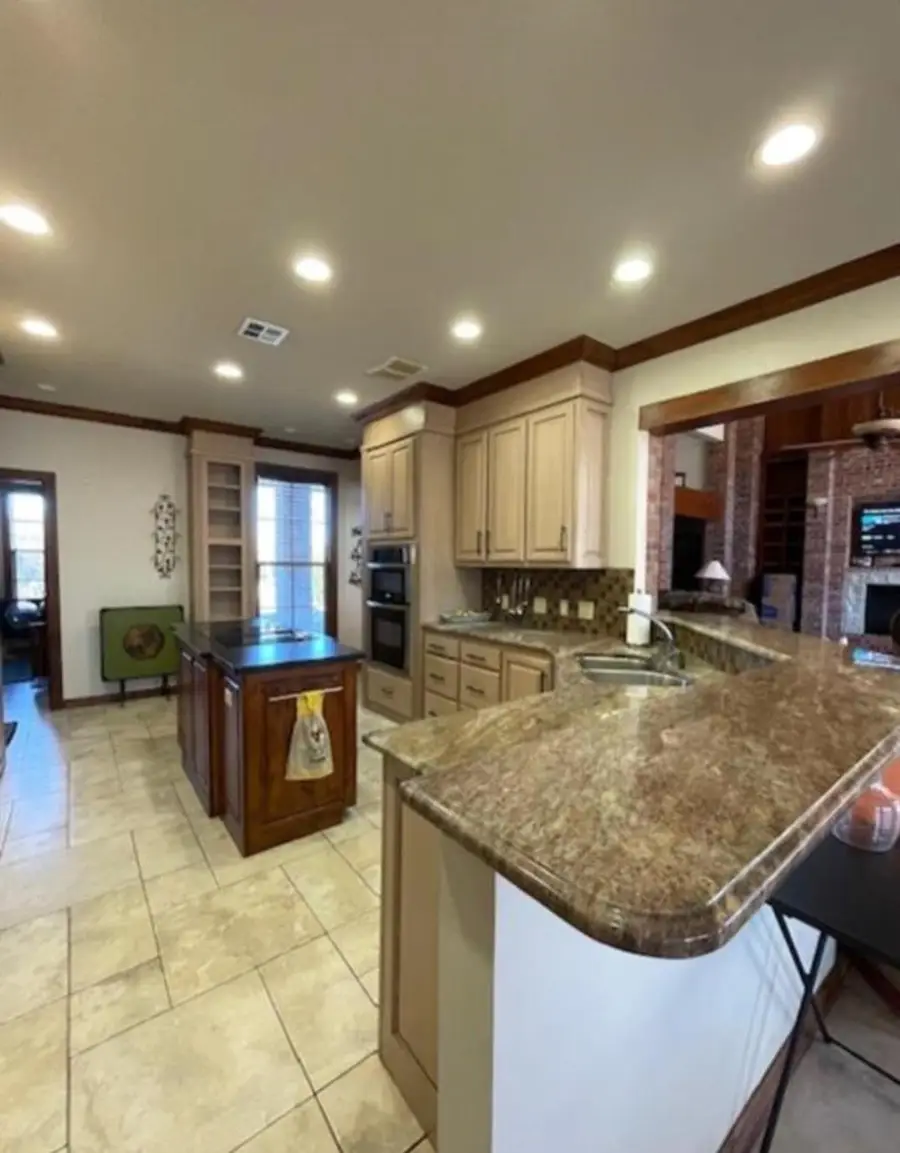 505 Lake Trail Dr, Enid, OK 73703-0000 - #3