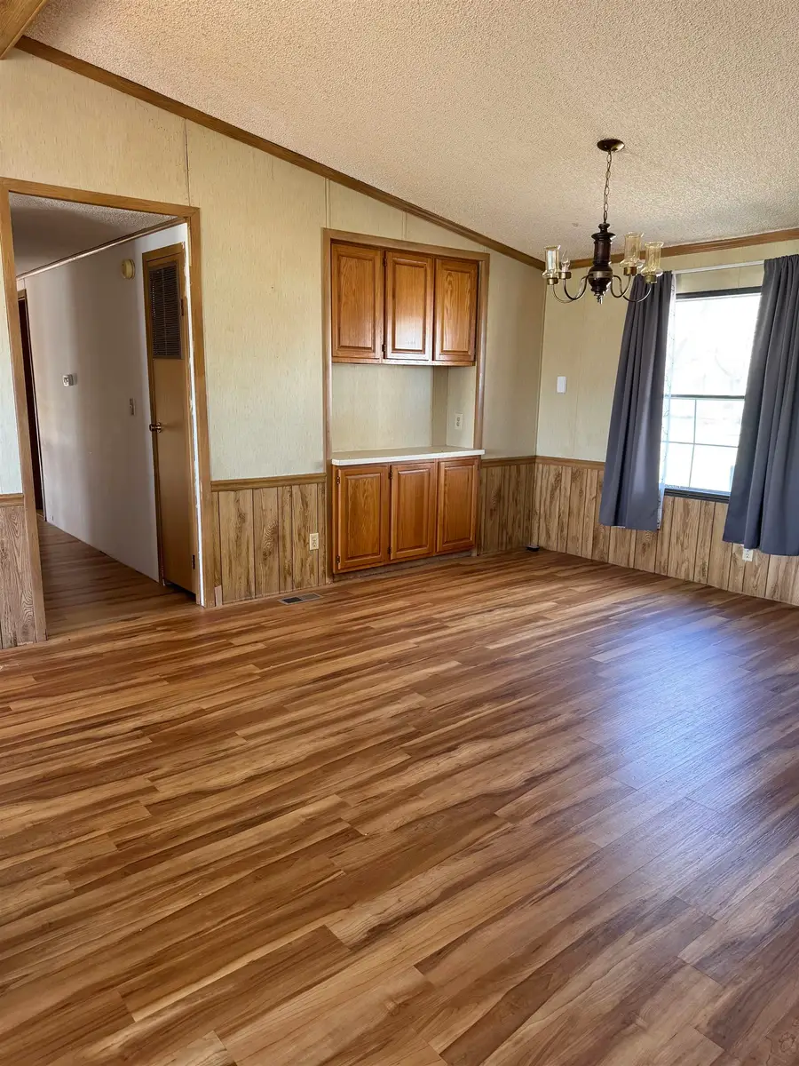 501 N Cedar St, Seiling, OK 73663 - #3