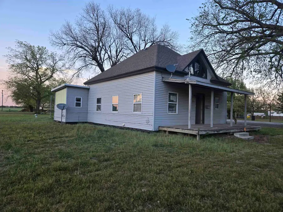 421 W Main St, Cherokee, OK 73728 - #2