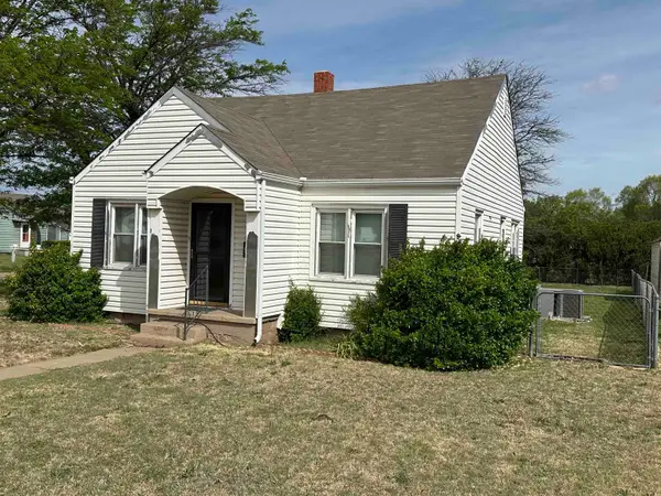 924 Walnut Ave, Woodward, OK 73801