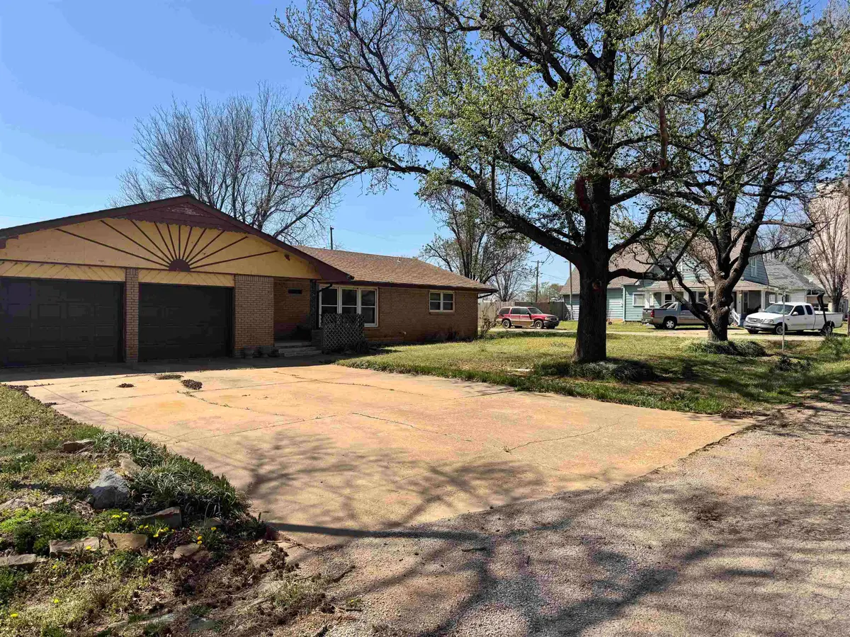 1518 Poplar St, Nash, OK 73761 - #1