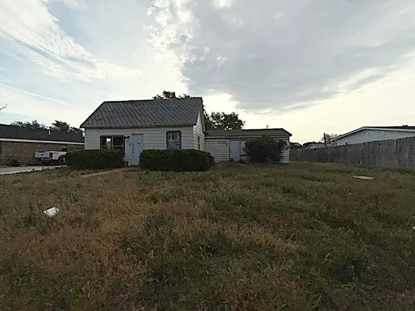 1814 7th St, Woodward, OK 73801