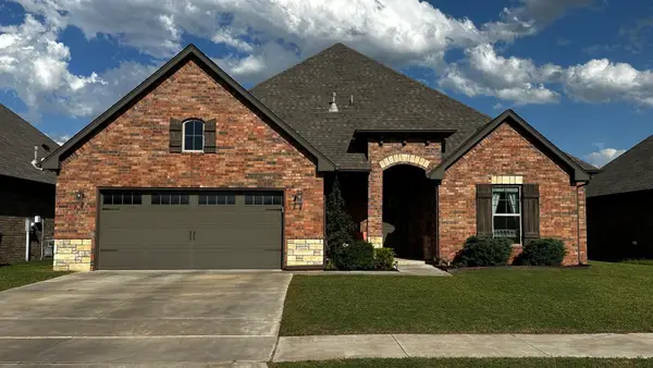 923 Stonebridge Village, Enid, OK 73703