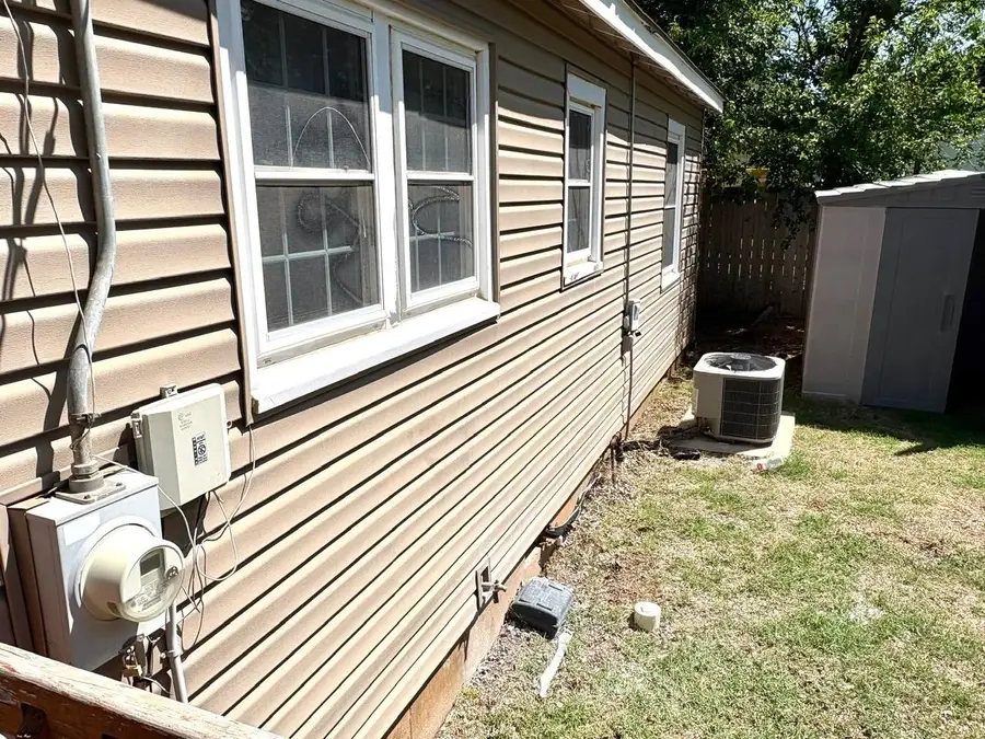 1821 E Oklahoma, Enid, OK 73701 - #3