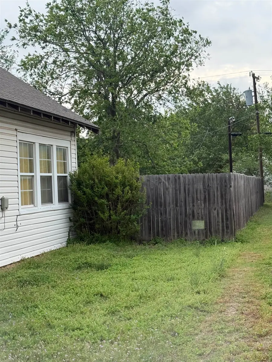 408 N Leach, Watonga, OK 73772 - #3