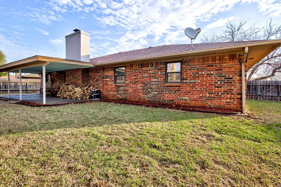 2702 Heritage Trail, Enid, OK 73703 - #3