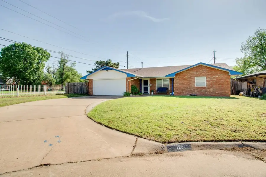 129 Margaret Cir, Enid, OK 73703 - #3