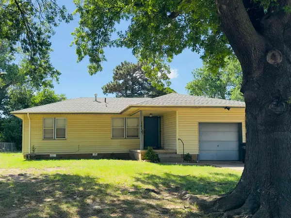1614 N Quincy St, Enid, OK 73701