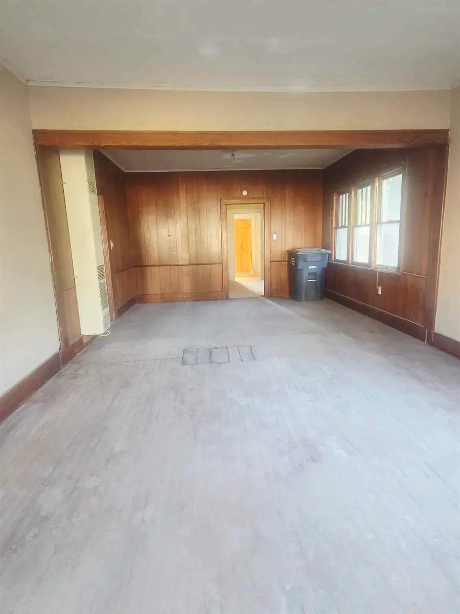 322 N 11th St, Enid, OK 73701 - #2