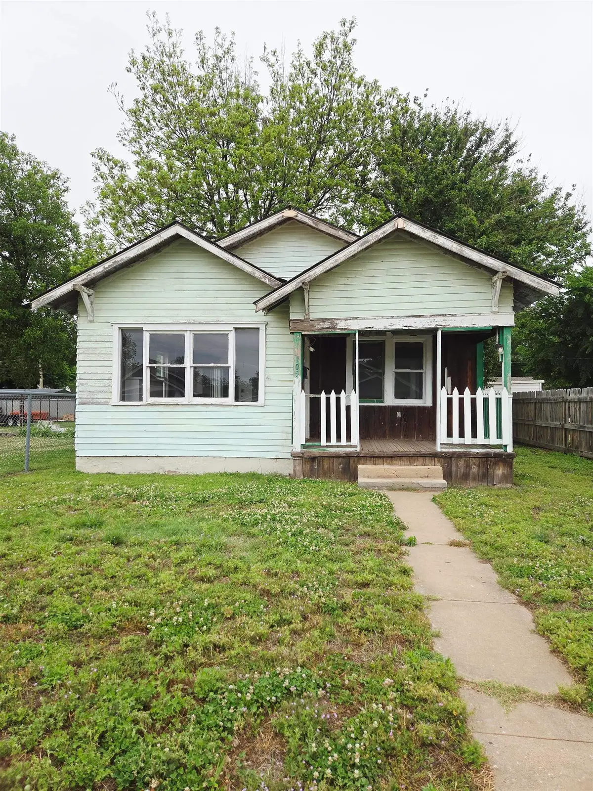 705 N 11th St, Enid, OK 73701 - #1