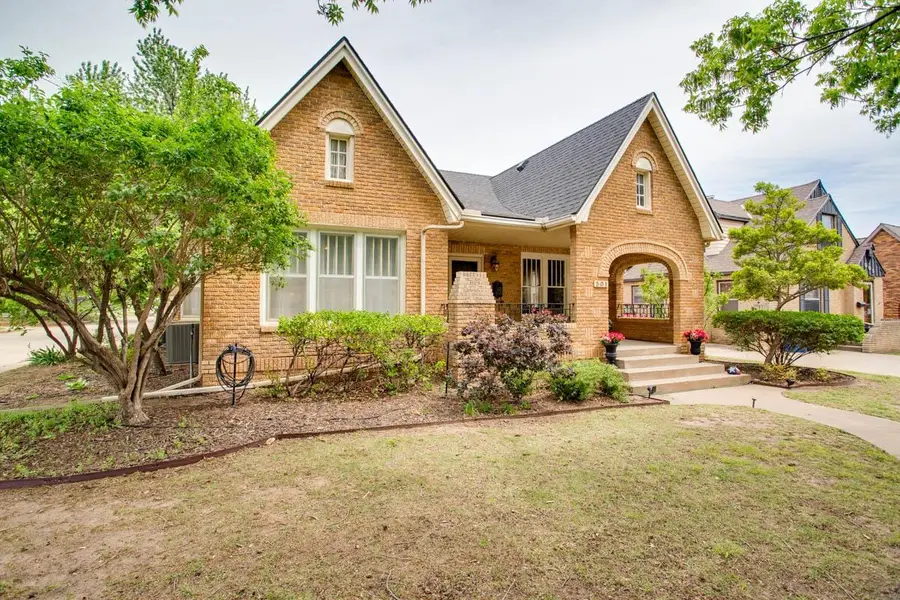 501 S Hayes St, Enid, OK 73703 - #3