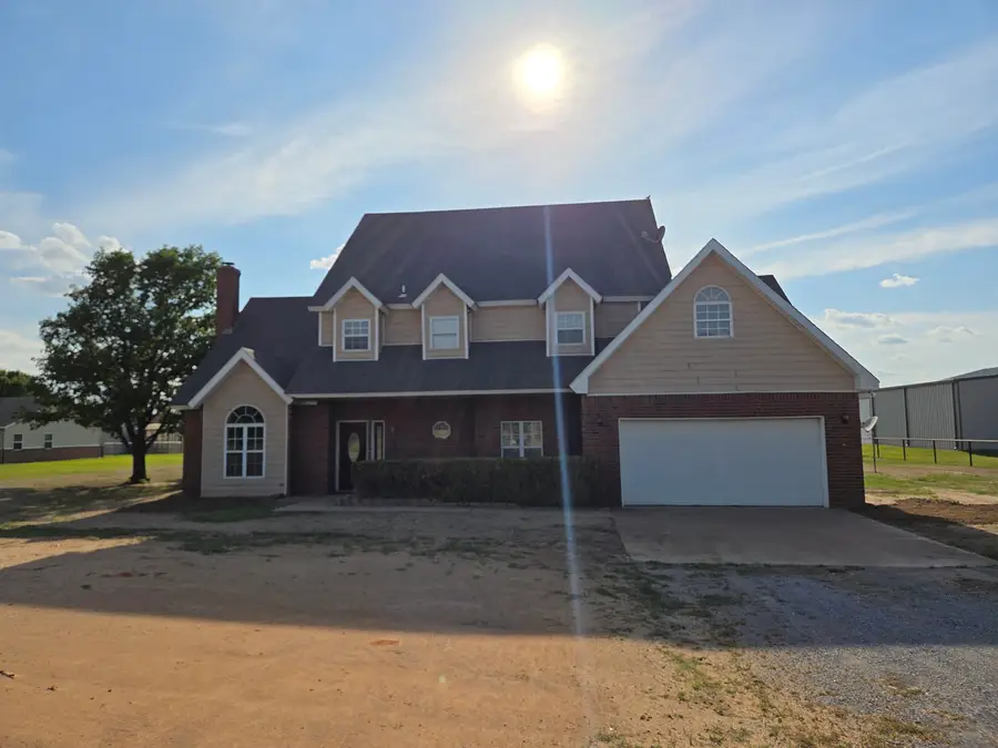 210 Thistledown Rd, Enid, OK 73703 - #2