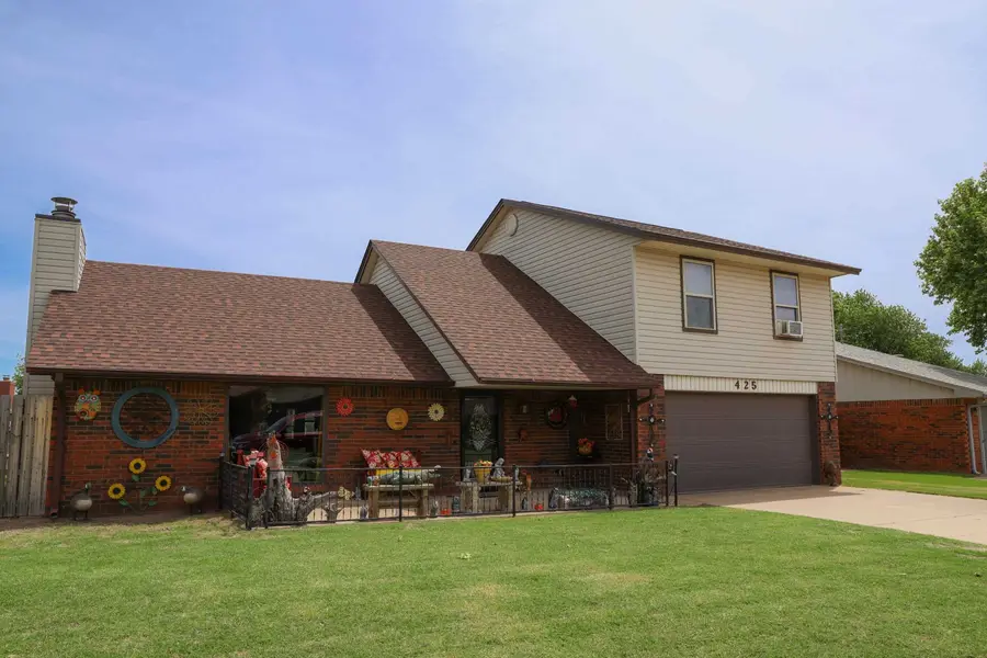 425 Rosanne, Enid, OK 73703-0000 - #2