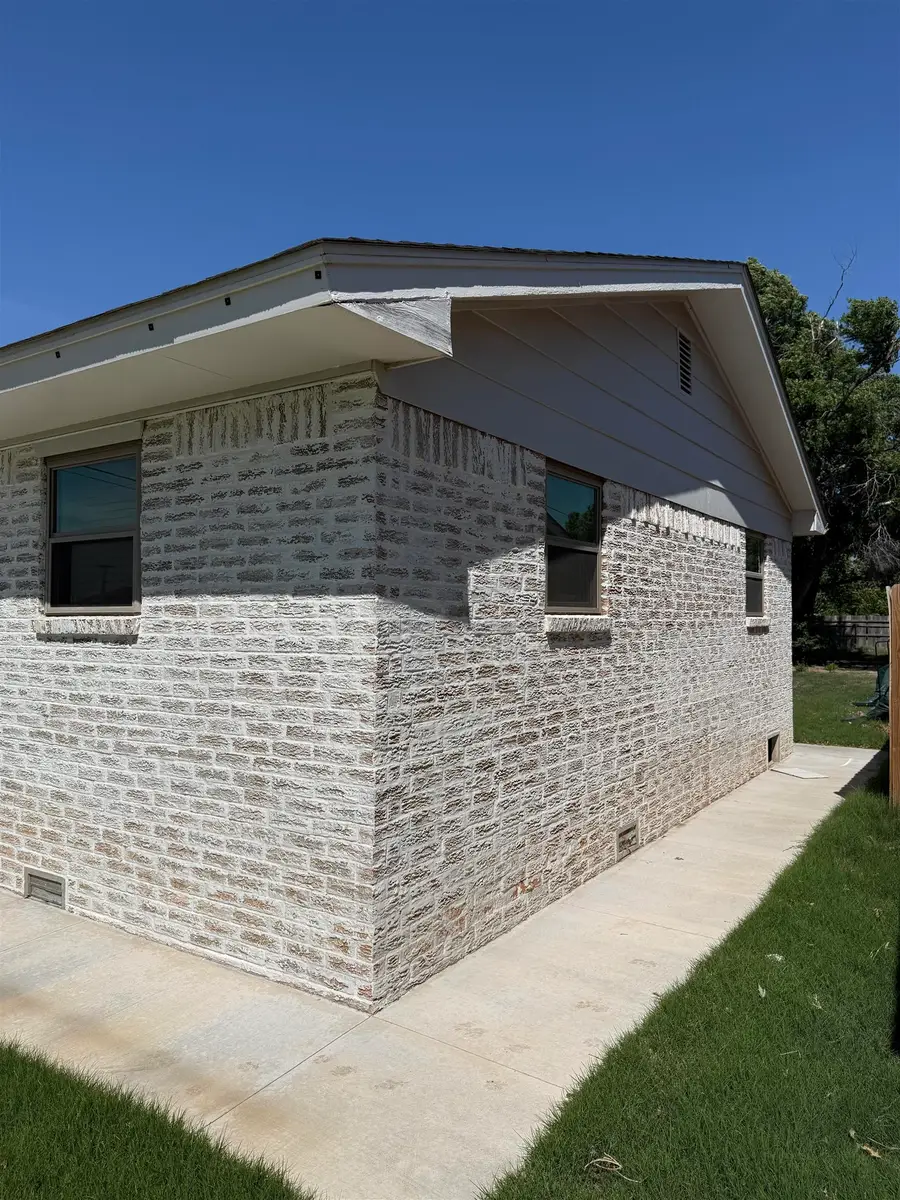 1114 Villa Dr, Watonga, OK 73772 - #2