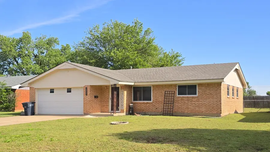 3030 Brooks Dr, Enid, OK 73701 - #3