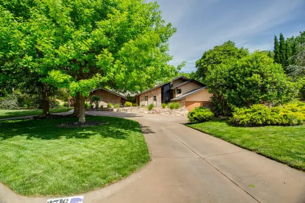 2716 Redbird Ln, Enid, OK 73703