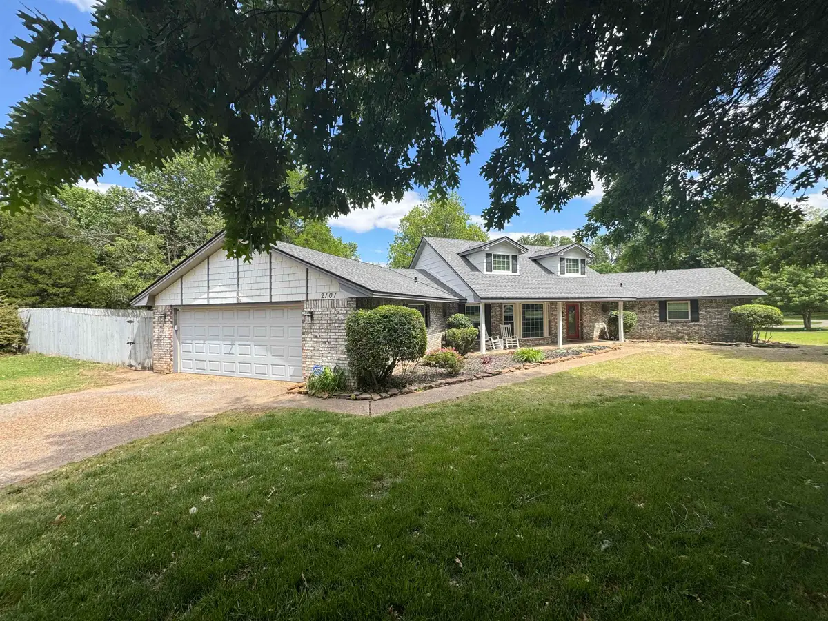 2101 Quailwood Dr, Enid, OK 73703 - #1