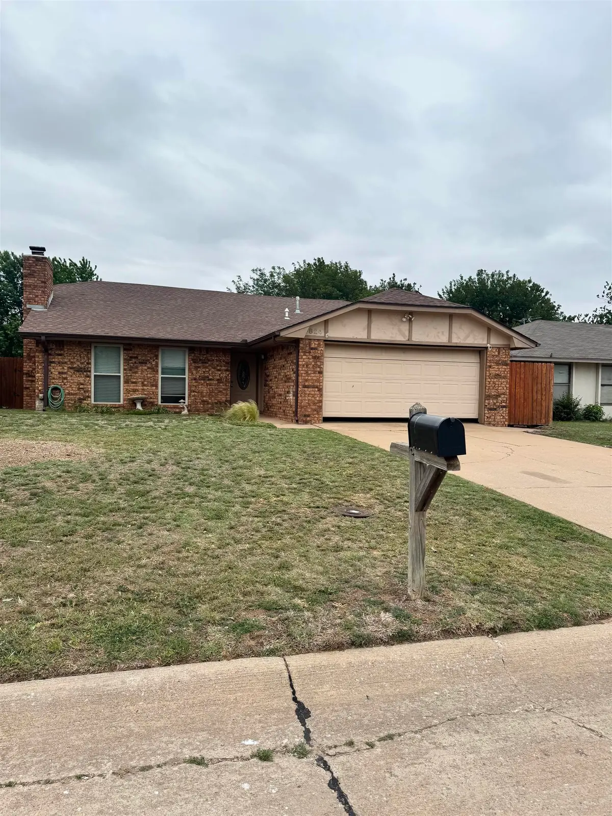 5824 Roman Nose, Enid, OK 73703-0000 - #1