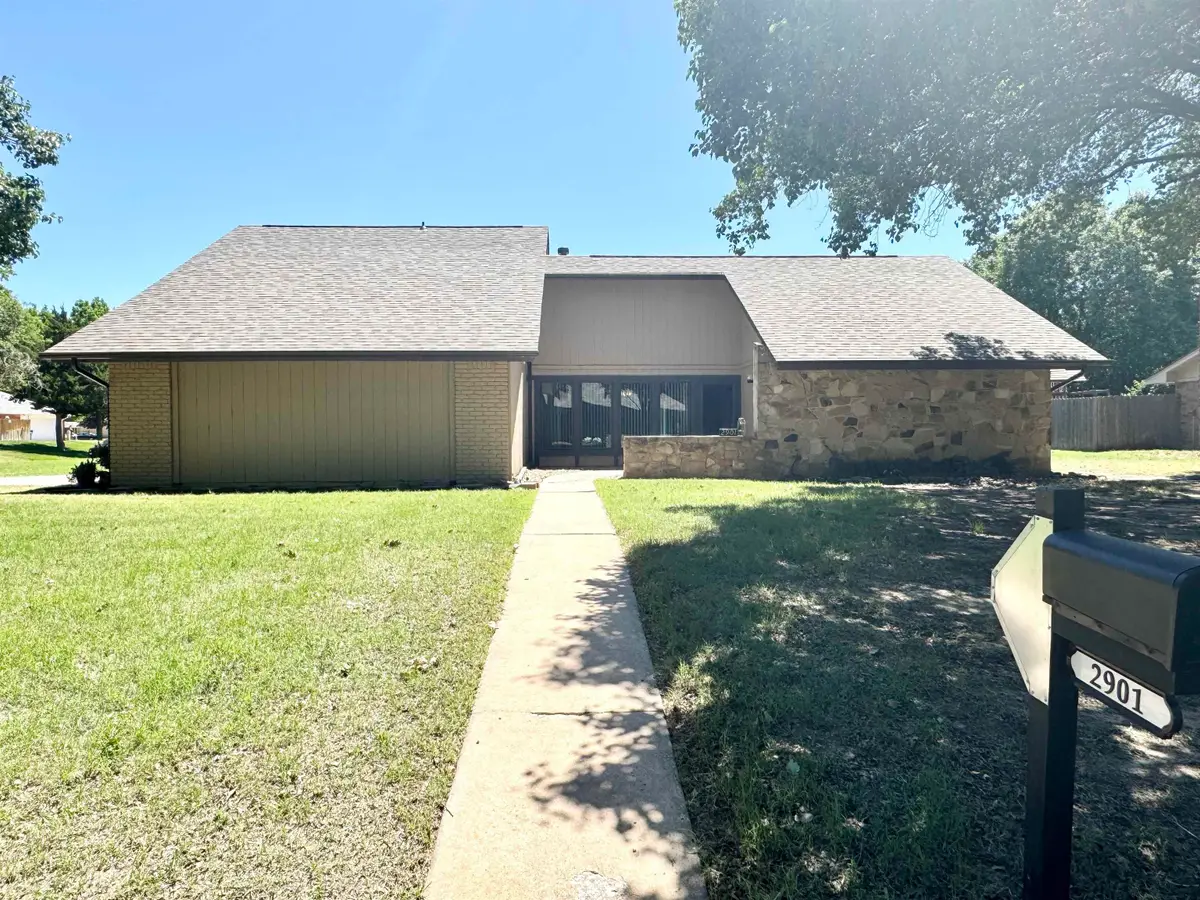 2901 Old Mallard Rd, Enid, OK 73703 - #1