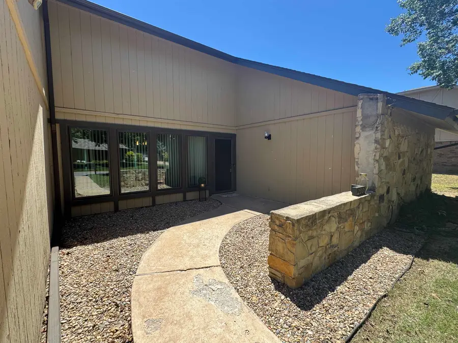 2901 Old Mallard Rd, Enid, OK 73703 - #2