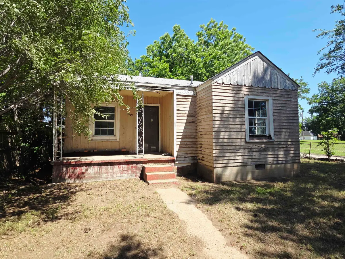 1001 N Adams, Enid, OK 73701 - #1