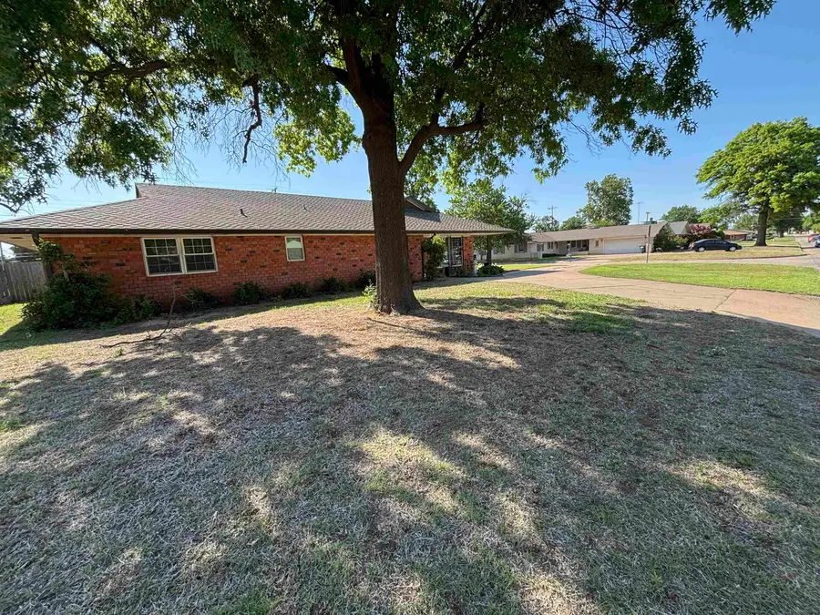 3101 Neilson Dr, Enid, OK 73703 - #2