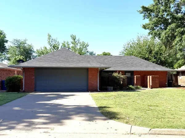 4013 Oakcrest Ave, Enid, OK 73703