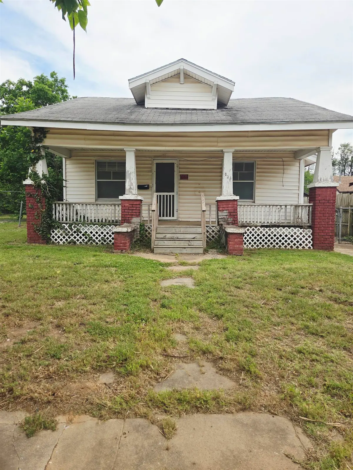421 E Walnut, Enid, OK 73701 - #1