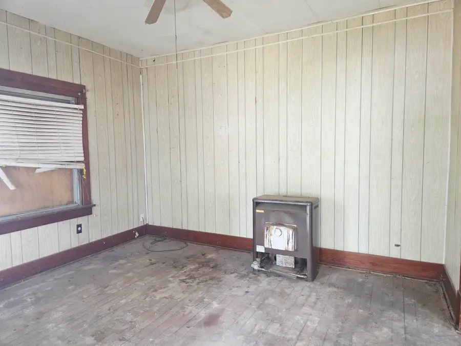 421 E Walnut, Enid, OK 73701 - #3